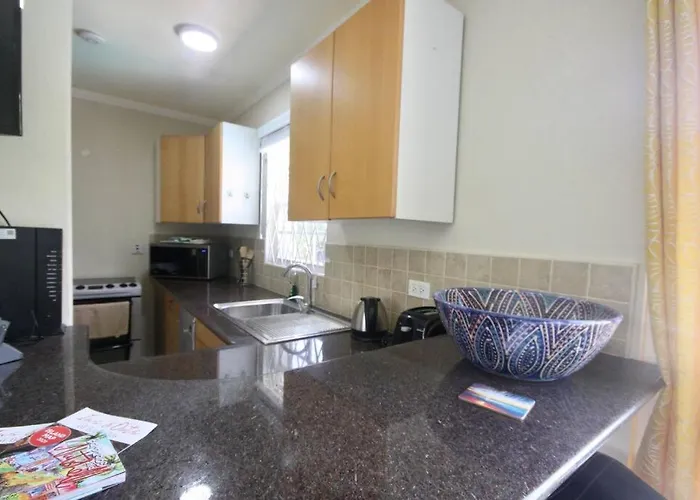 Studio Apt 9 Bright Comfy With Pool On South Coast
